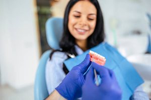 are-dentures-comfortable-tips-for-adjusting-to-your-new-smile